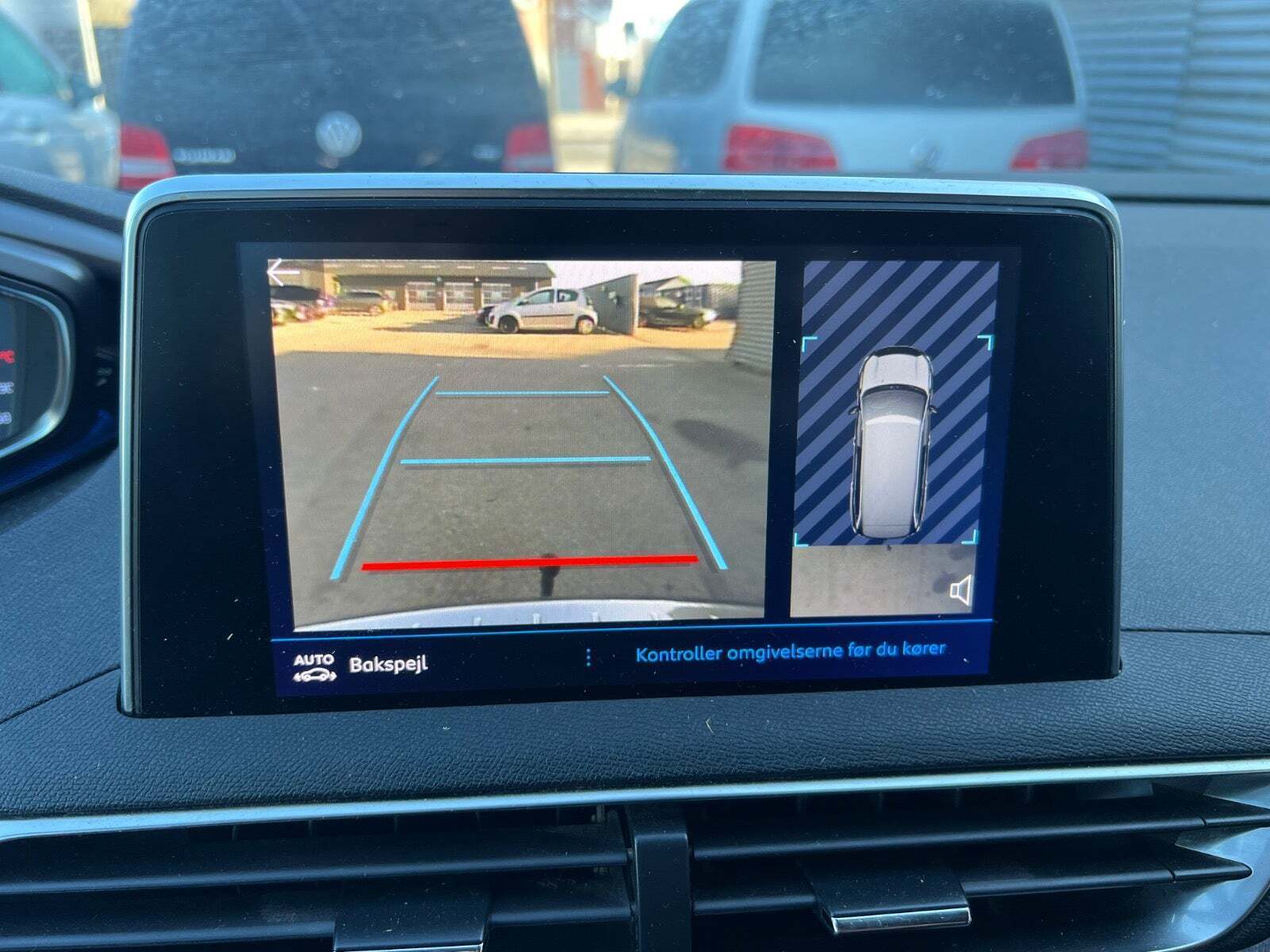 Rød Peugeot 5008 fra 2020