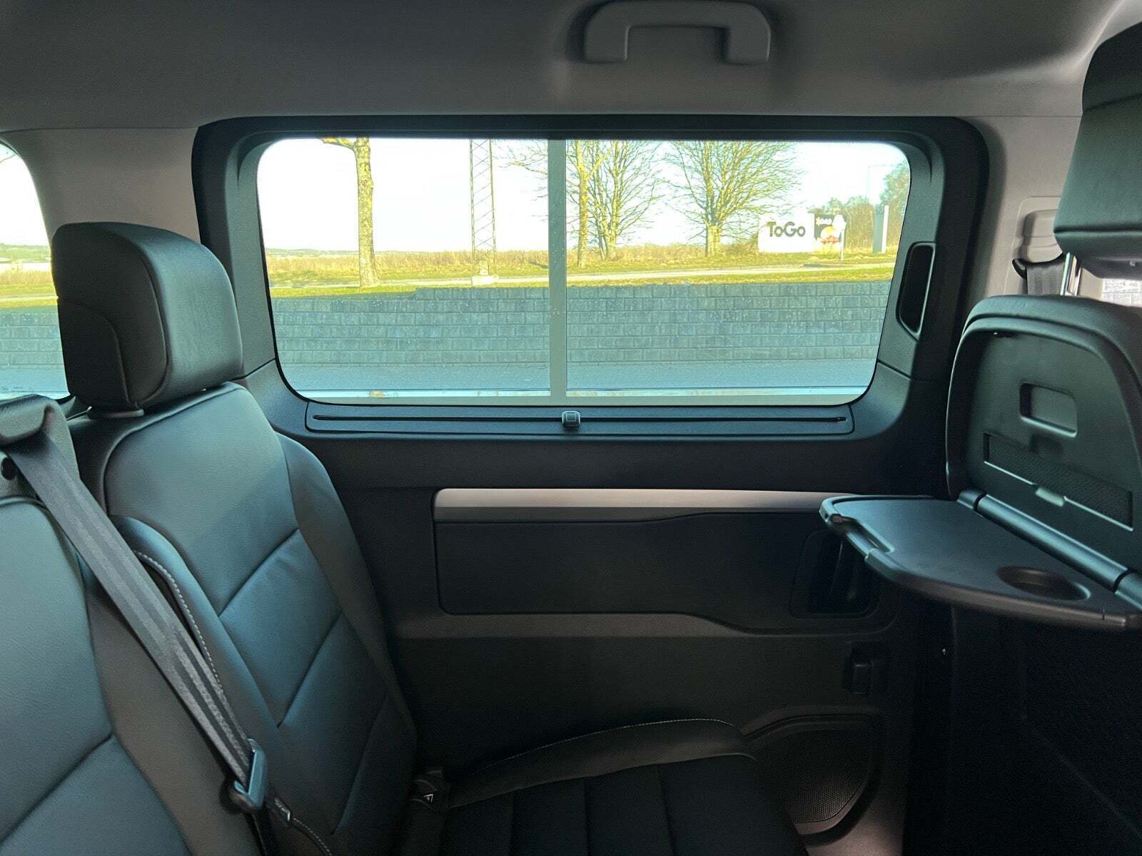 Grå Citroën ë-SpaceTourer fra 2023