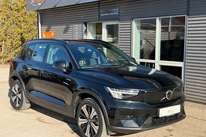 Sort Volvo XC40 fra 2023