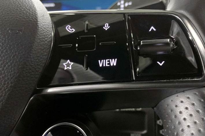 Grå Renault Megane E-Tech fra 2023