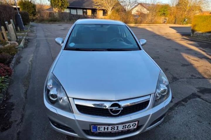 Sølv Opel Opel fra 2005