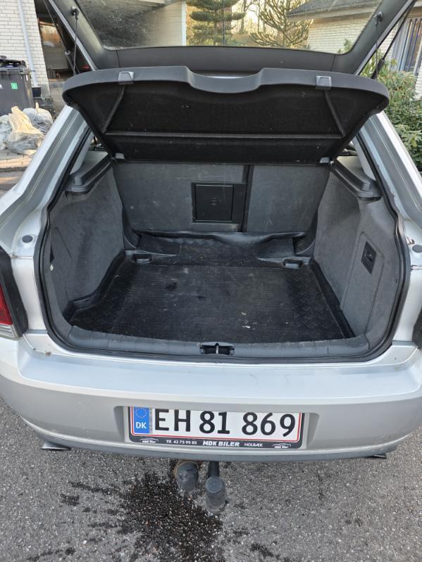 Sølv Opel Opel fra 2005