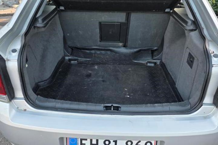 Sølv Opel Opel fra 2005