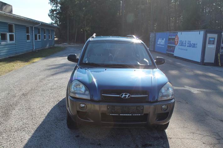 Blå Hyundai Tucson fra 2005