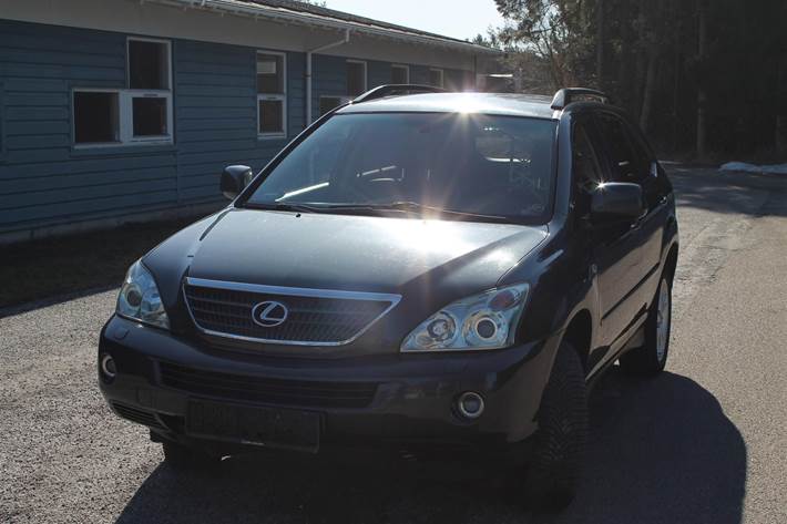 Sort Lexus RX fra 2005 set udefra