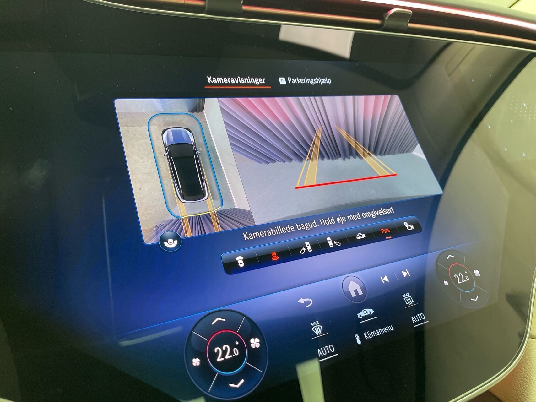 Grøn Mercedes EQS 450 fra 2023