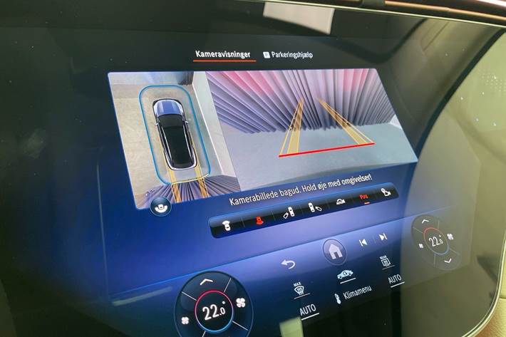 Grøn Mercedes EQS 450 fra 2023