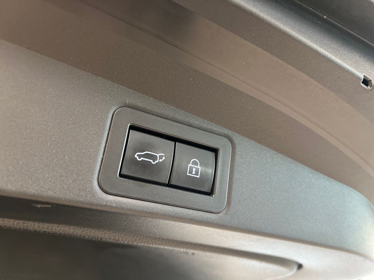 Sølv Toyota Corolla fra 2019