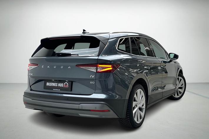 Grå Skoda Enyaq fra 2021