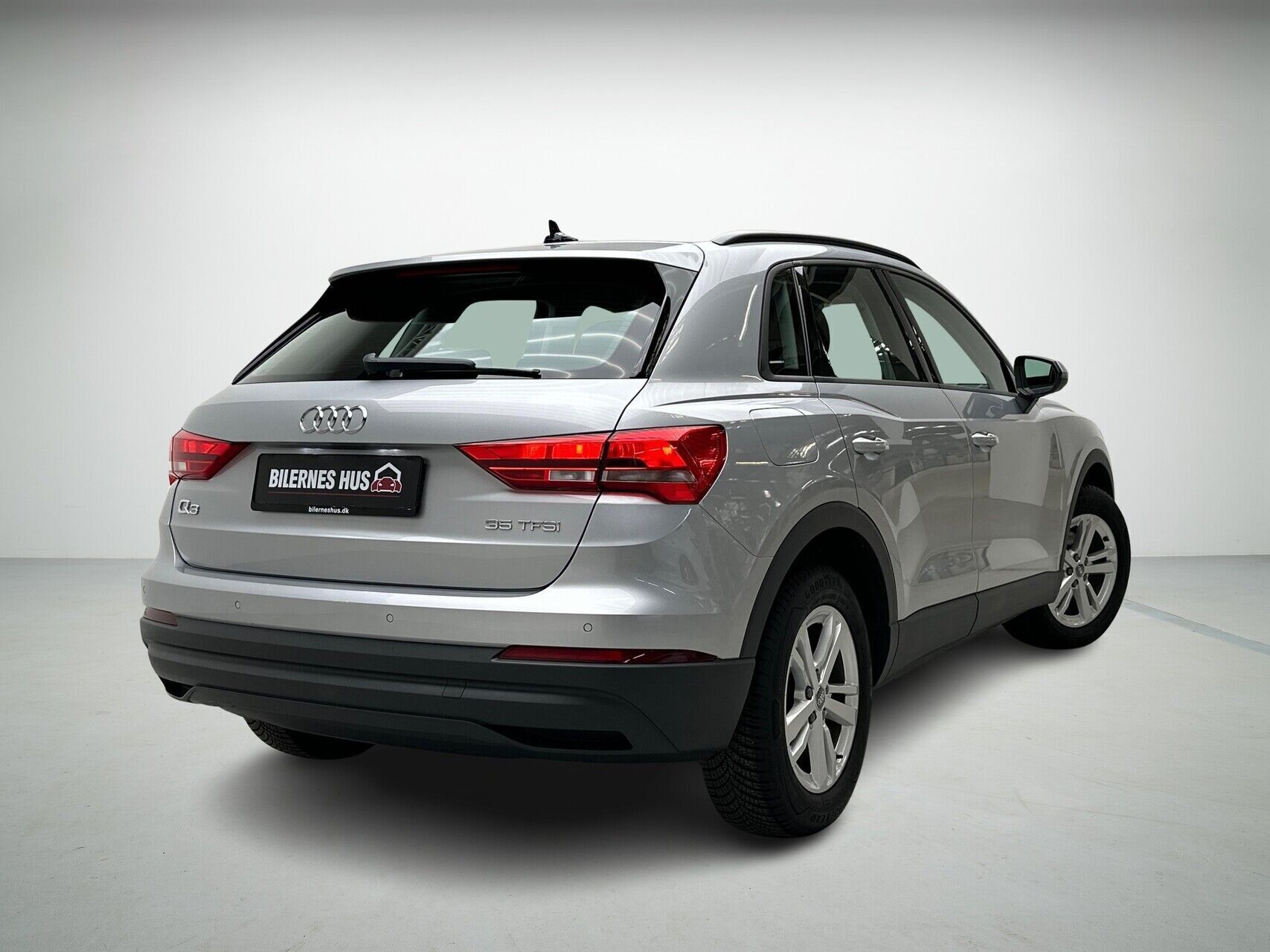 Sølv Audi Q3 fra 2019