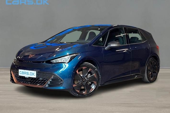 Blå Cupra Born fra 2022 set udefra