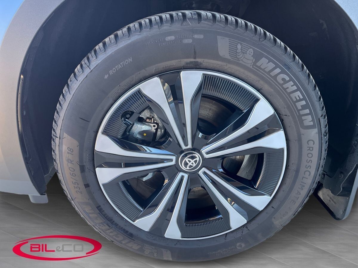 Rød Toyota BZ4X fra 2025