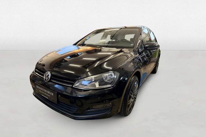 Grøn VW Golf VII fra 2014 set udefra