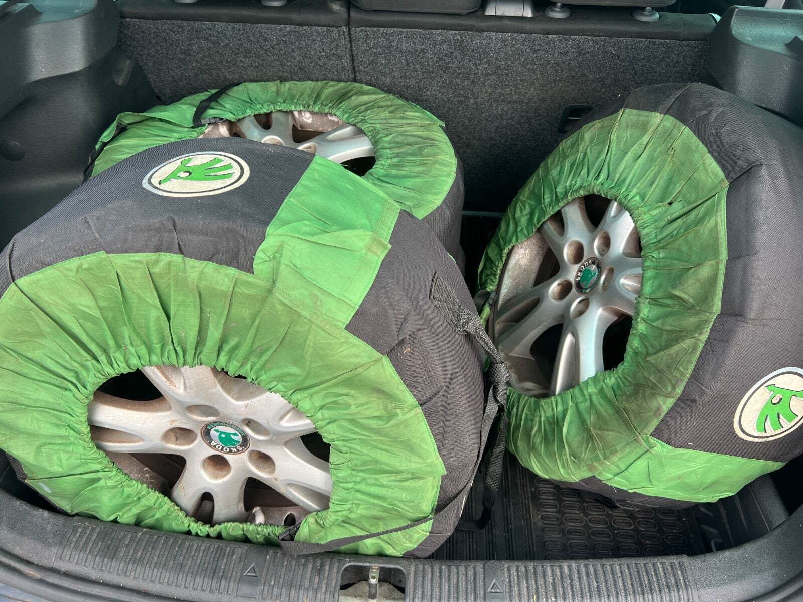 Grøn Skoda Fabia fra 2011