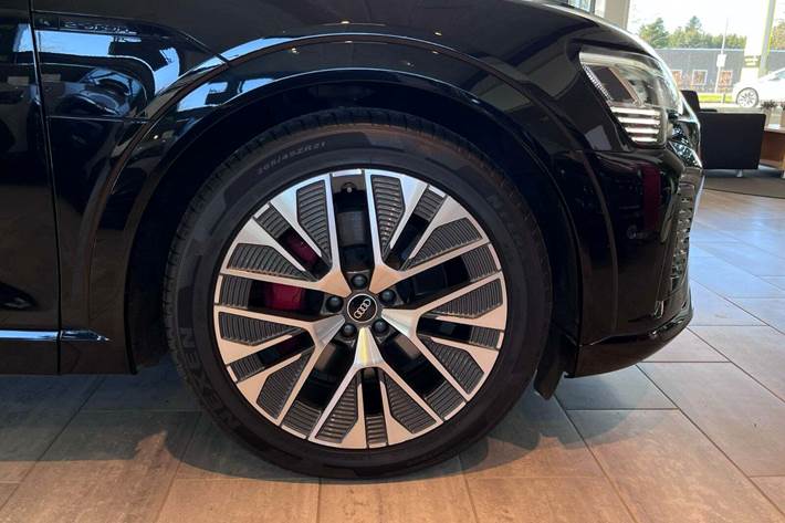 Sort Audi Q8 e-tron fra 2023