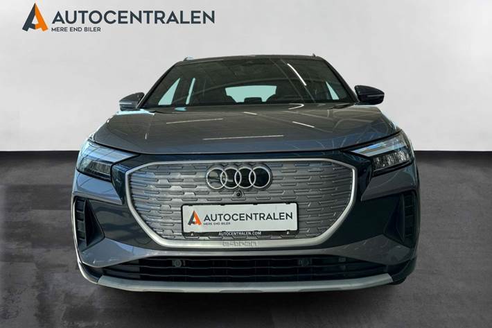 Grå Audi Q4 e-tron fra 2022
