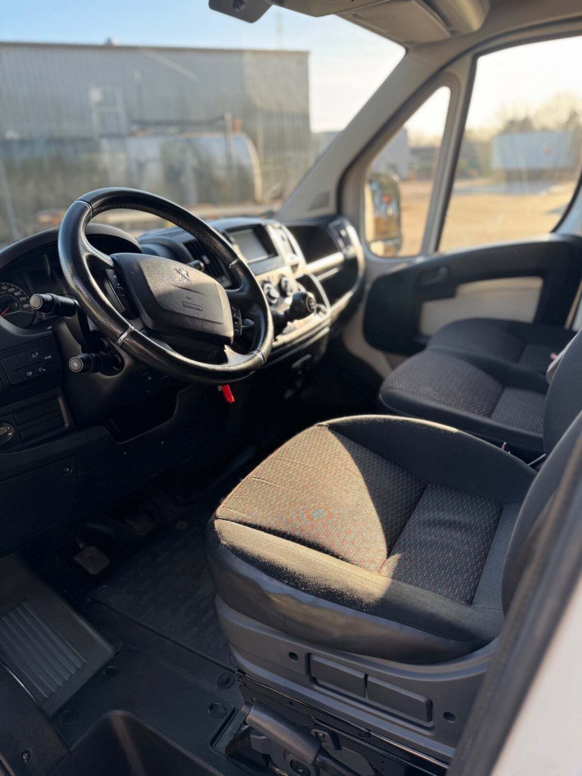 Peugeot Boxer 335 2,2 HDi 130 Alukasse m/lift