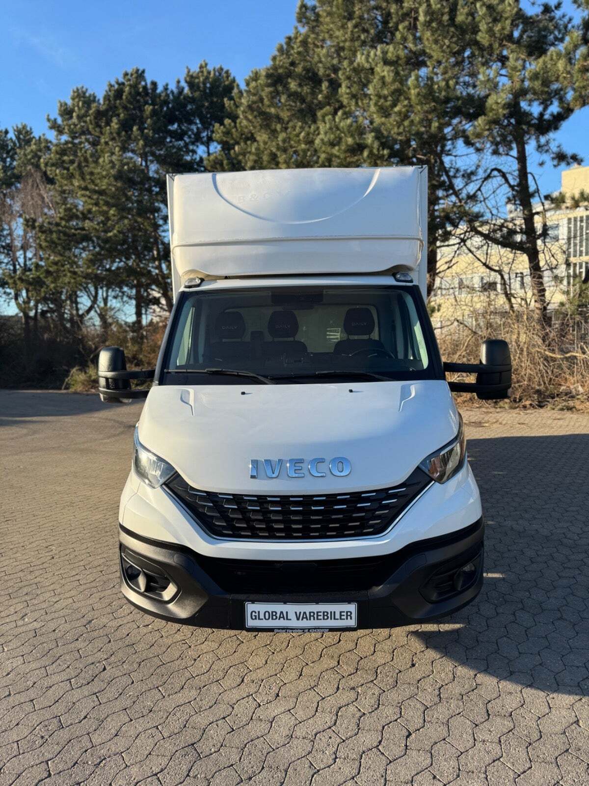 Iveco Daily 3,0 35S18 Box m/lift AG8