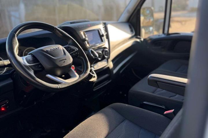 Hvid Iveco Daily fra 2022