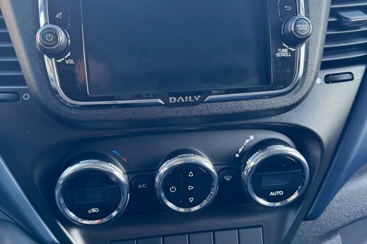 Hvid Iveco Daily fra 2022
