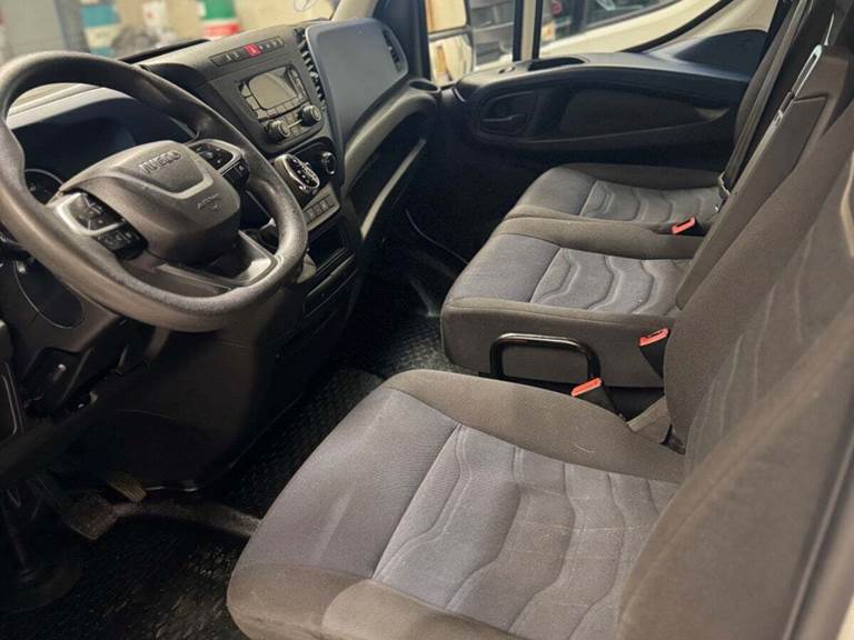 Iveco Daily 2,3 35S14 Alukasse m/lift AG8