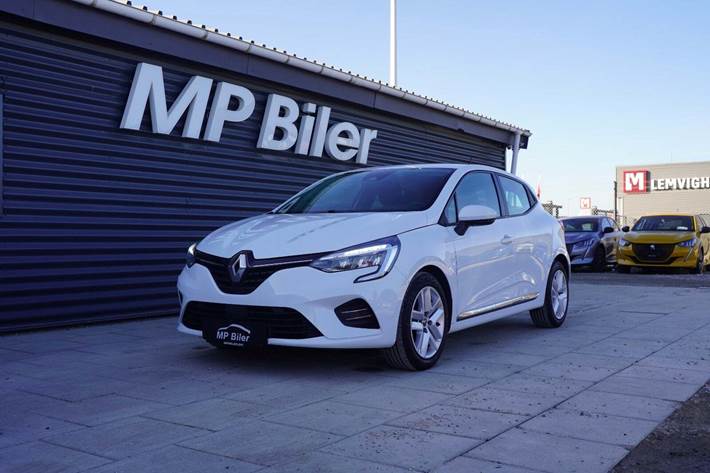 Hvid Renault Clio V fra 2020 set udefra