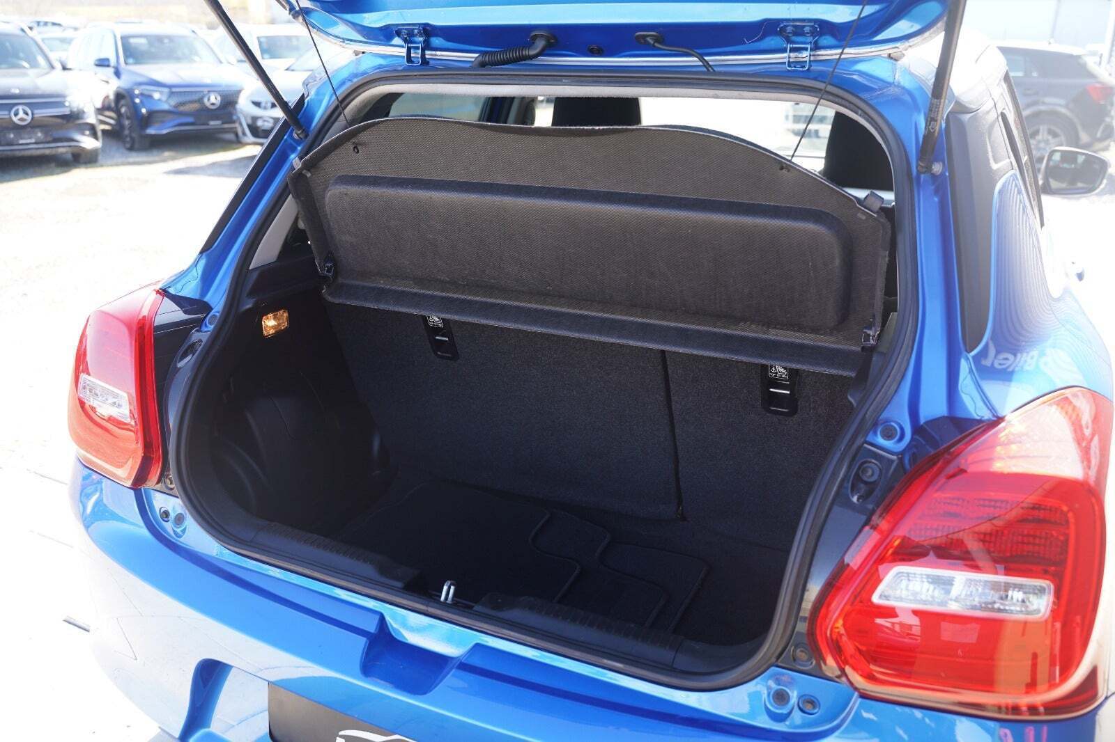 Blå Suzuki Swift fra 2019