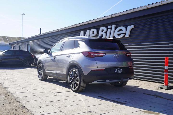 Sølv Opel Grandland X fra 2021