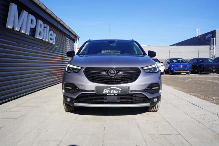 Sølv Opel Grandland X fra 2021