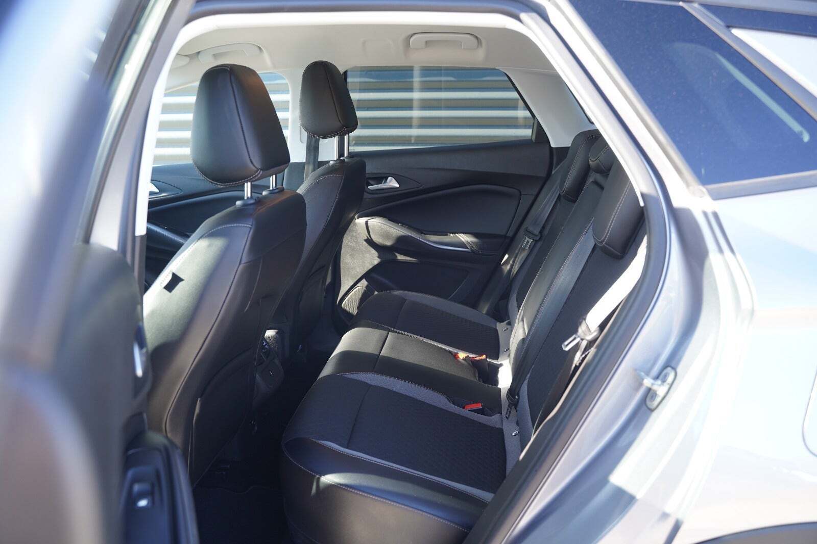 Sølv Opel Grandland X fra 2021