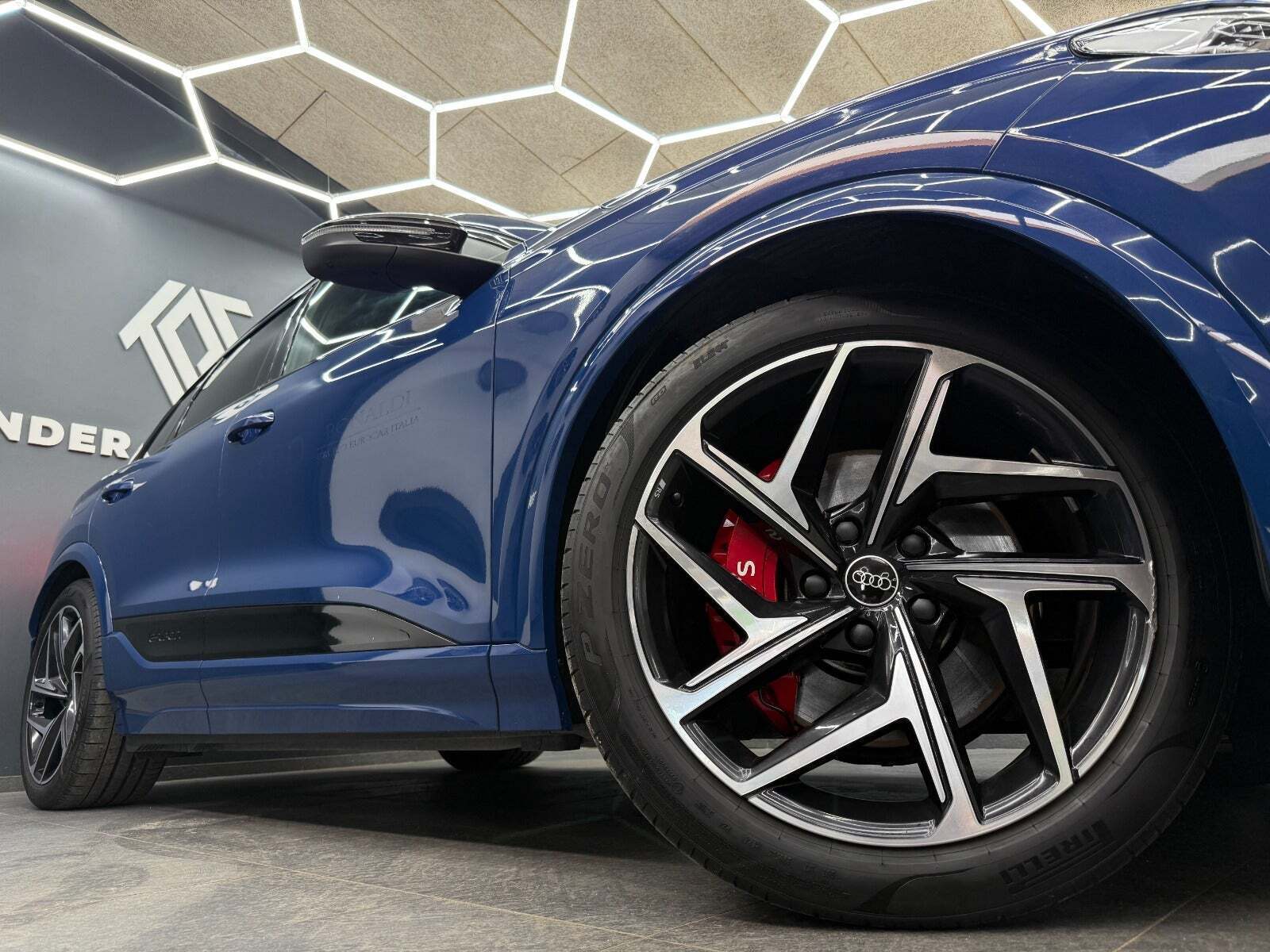 Audi SQ6 e-tron quattro