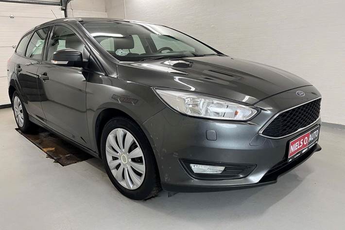Grå Ford Focus fra 2016