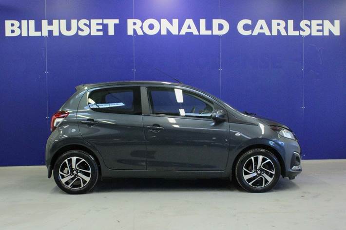 Grå Peugeot 108 fra 2021