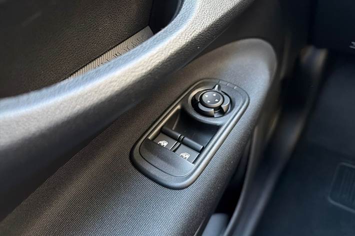 Blå Fiat 500e fra 2023