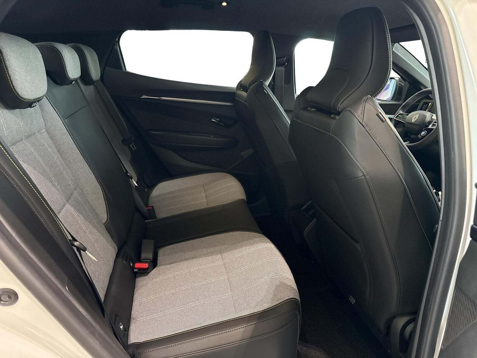 Hvid Renault Megane E-Tech fra 2026