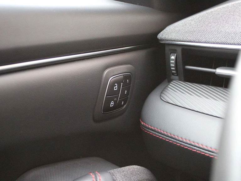 Ford Mustang Mach-E 70 Premium Standard Range AWD