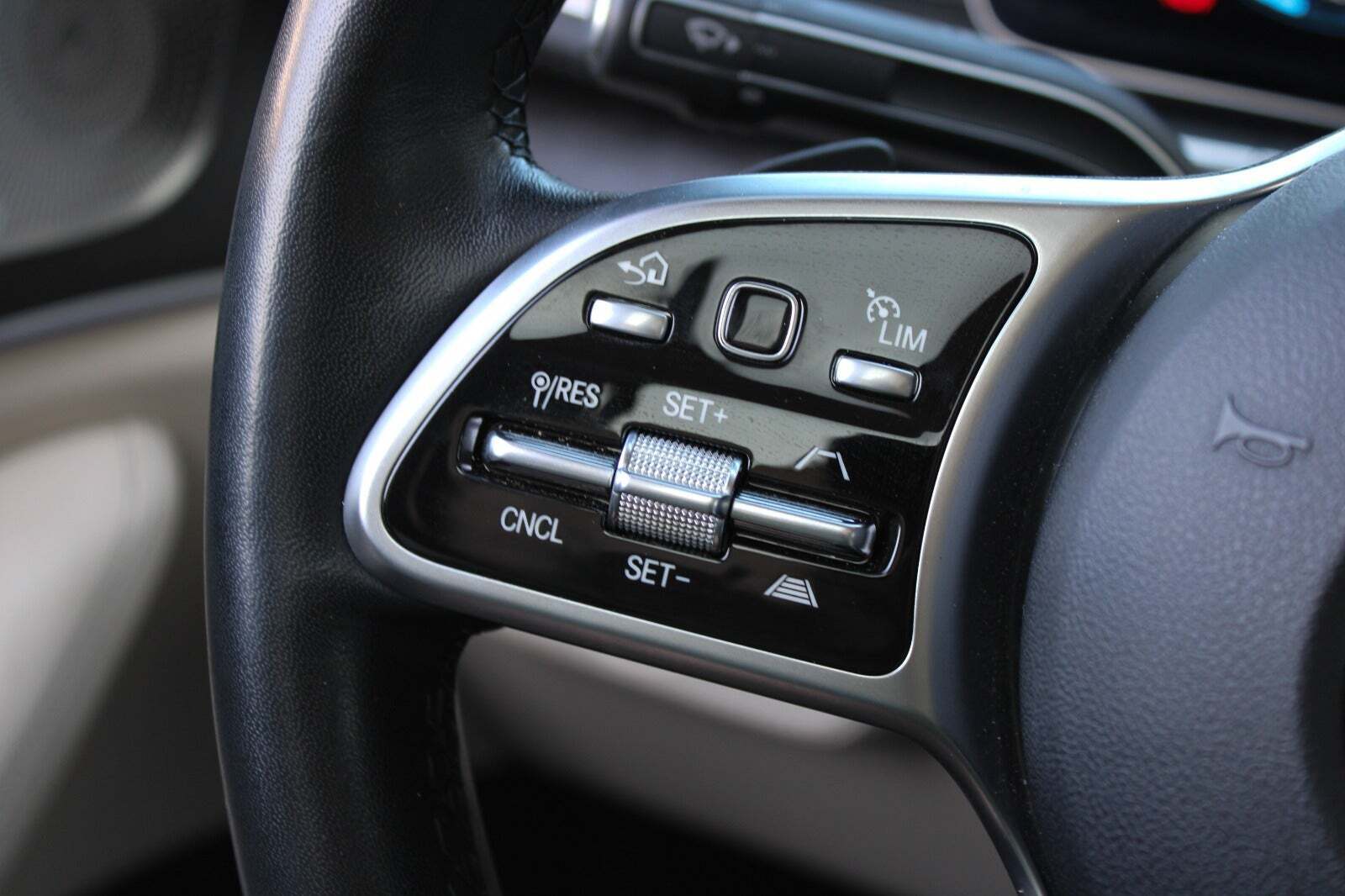 Grøn Mercedes GLE350 de fra 2022