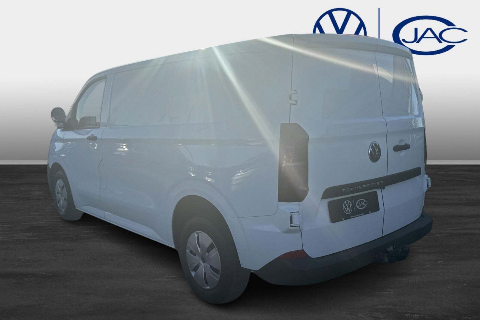 Hvid VW Transporter fra 2025