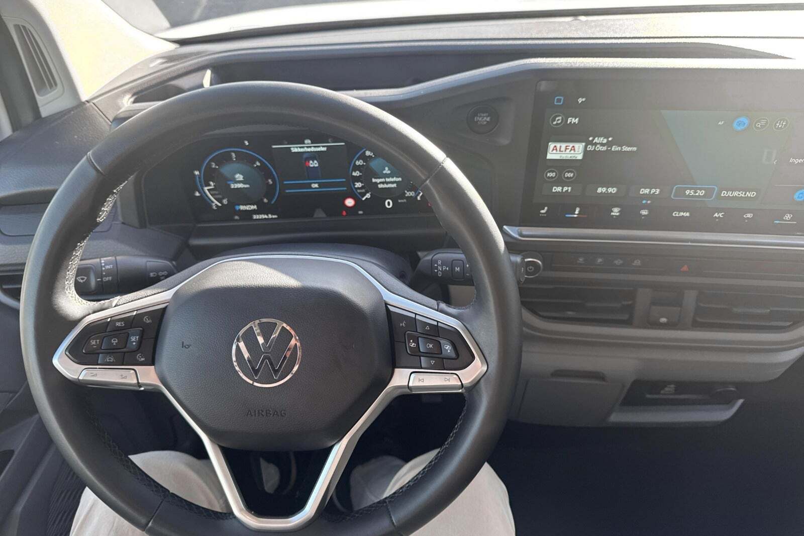 Hvid VW Transporter fra 2025