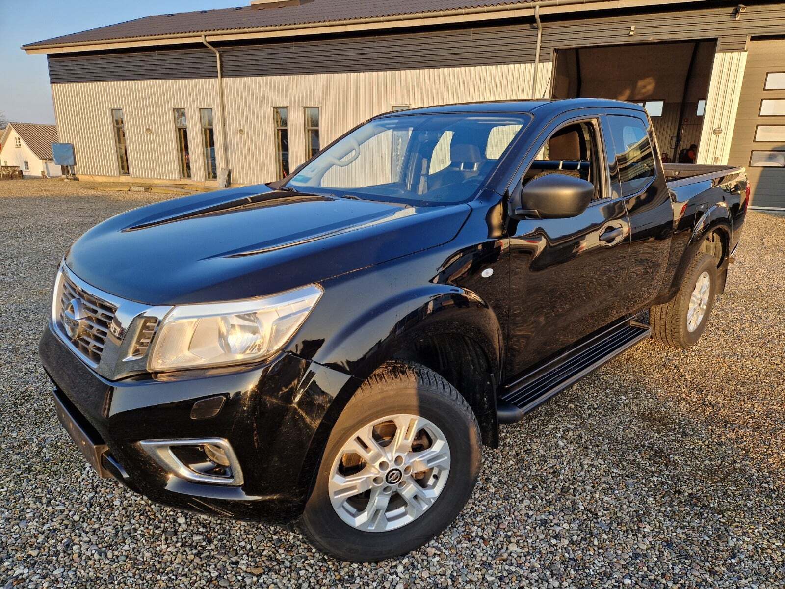 Nissan Navara 2,3 dCi 160 King Cab Acenta