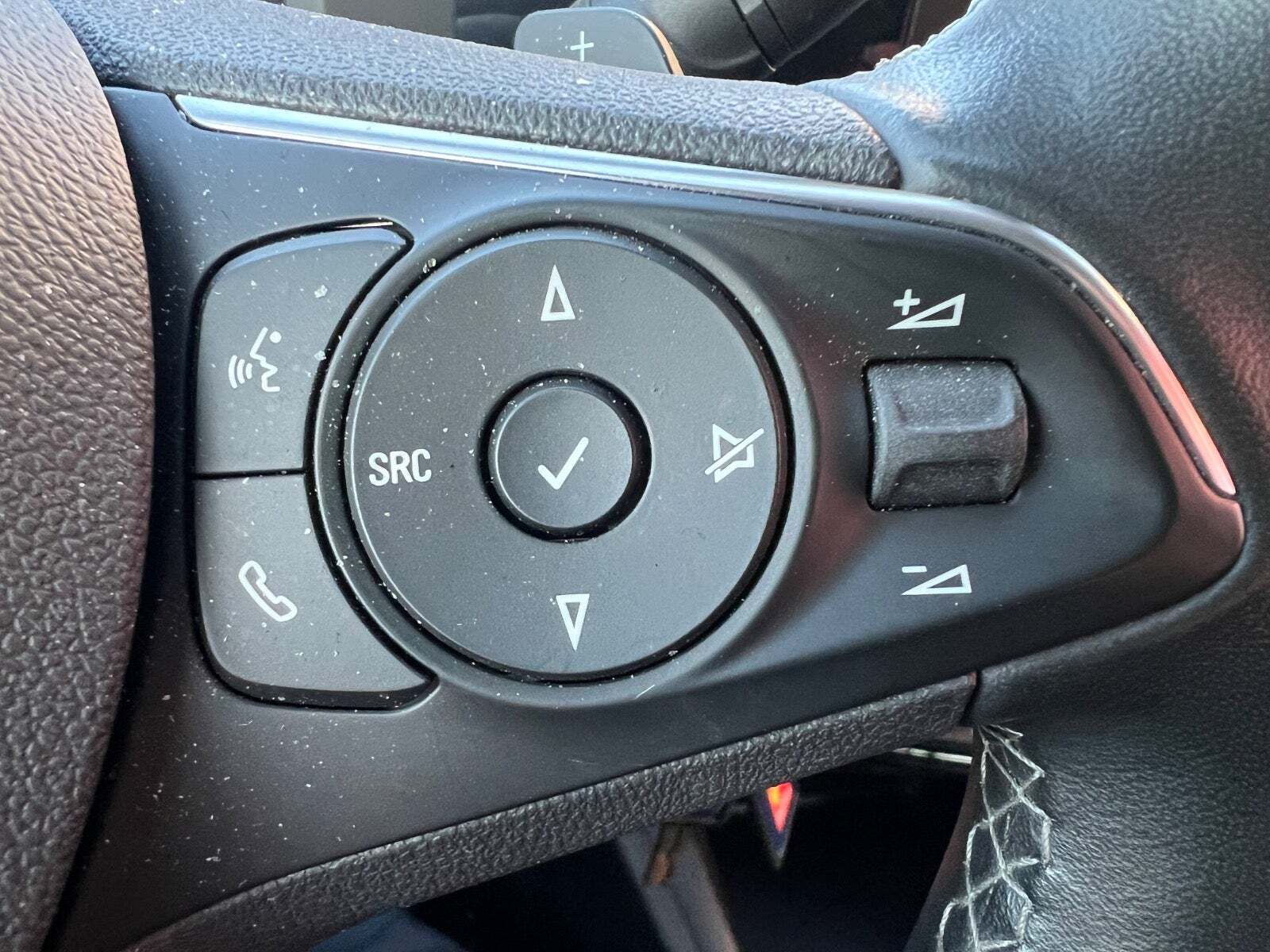 Rød Opel Mokka fra 2022