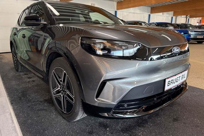 Grå Ford Capri fra 2024