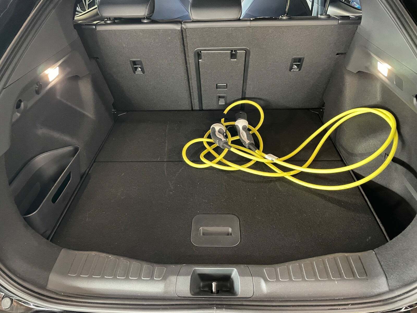 Sort Ford Capri fra 2024