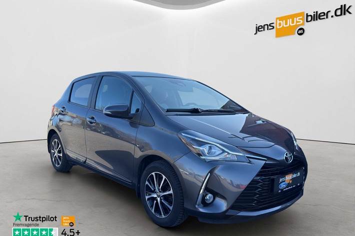 Sort Toyota Yaris fra 2019 set udefra
