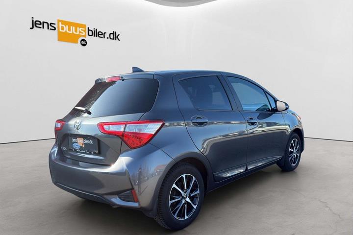 Sort Toyota Yaris fra 2019