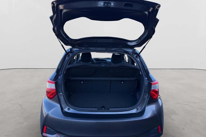 Sort Toyota Yaris fra 2019