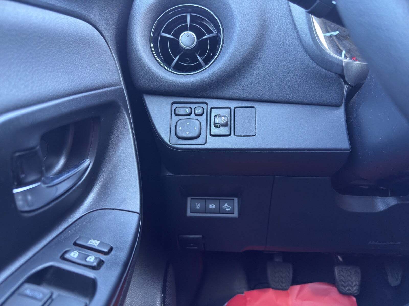 Sort Toyota Yaris fra 2019