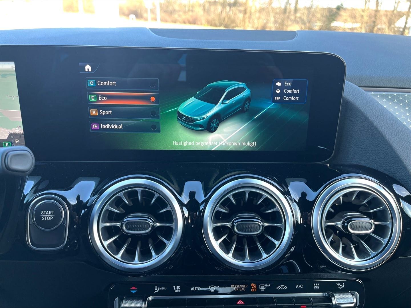 Sort Mercedes EQA 250 fra 2024