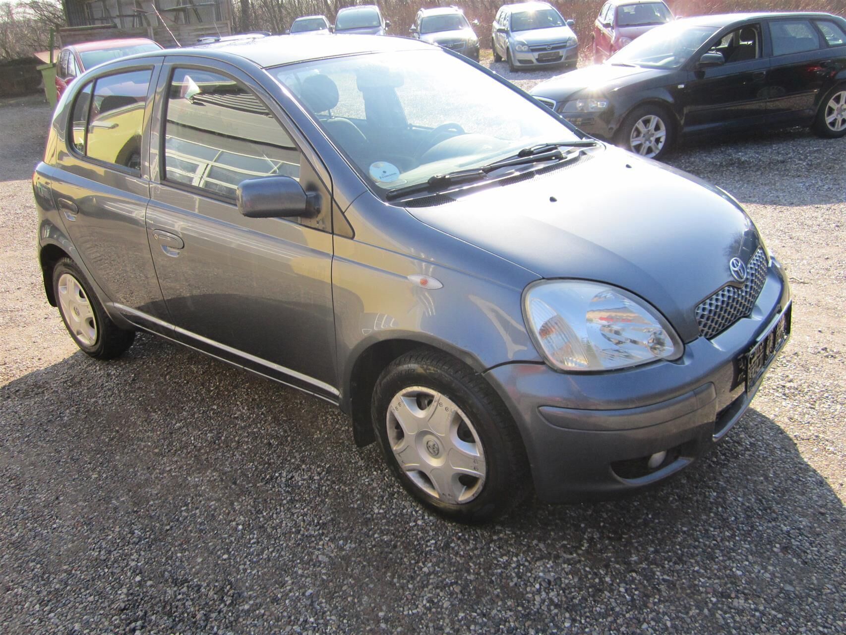 Toyota Yaris 1,0 Linea Terra MMT 68HK 3d