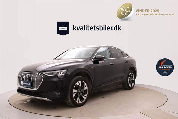 Sort Audi e-tron fra 2021 set udefra